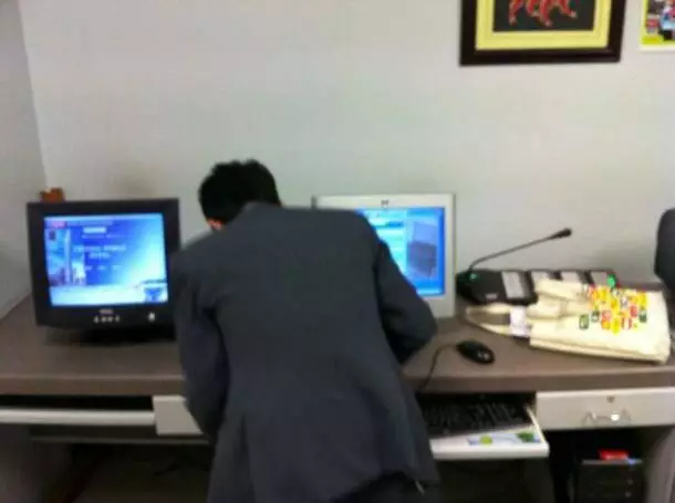 เจ้าหน้าที่กำลังเซ็ทการดู CCTV และแบ่ง TL ตาม request เพื่อให้ตรวจสอบได้ง่ายขึ้น CCTV จะเก็บข้อมูลไว้ 30 วันเท่านั้น เจ้าหน้าที่กำลังเซ็ทการดู CCTV และแบ่ง TL ตาม request เพื่อให้ตรวจสอบได้ง่ายขึ้น CCTV จะเก็บข้อมูลไว้ 30 วันเท่านั้น