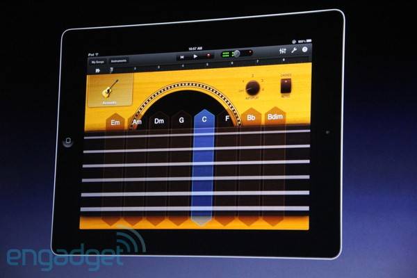 Guitar บน iPad ตัวที่แล้วก็มี แต่ตัวนี้คงวิจัยเรื่อง Interface มาอย่างดี น่าจะเวิณืค