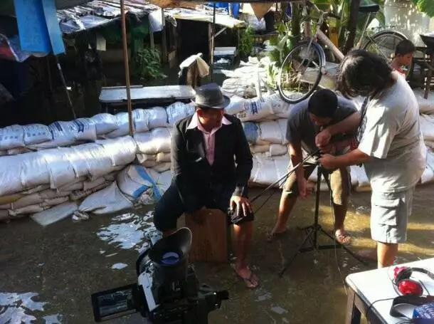 บรรยากาศการอัดเสียง playing for change บรรยากาศการอัดเสียง playing for change