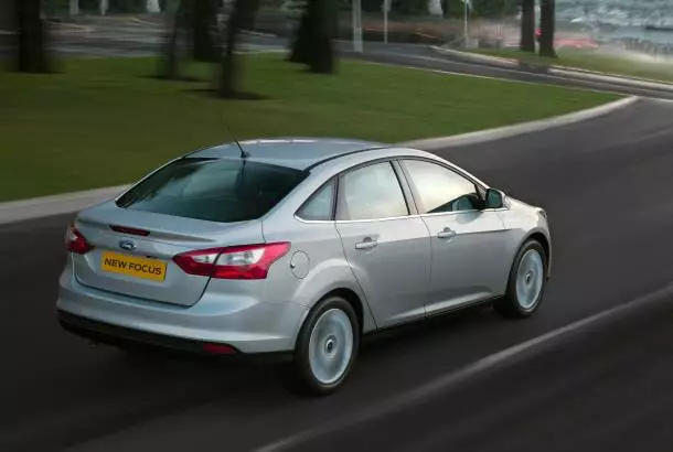 All New Ford Focus มุมหลัง ไม่ค่อยเหมือนใครนะ แต่มีอารมณ์ mondeo ที่ไฟนิดหน่อย All New Ford Focus มุมหลัง ไม่ค่อยเหมือนใครนะ แต่มีอารมณ์ mondeo ที่ไฟนิดหน่อย