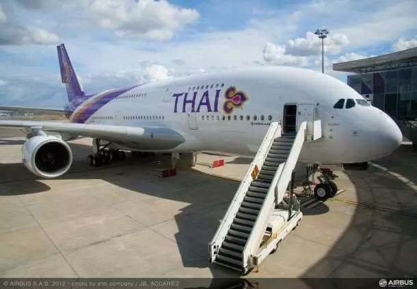 A380 ถึงไทยแล้ว พร้อมพิธีรับมอบยิ่งใหญ่โดยผู้บริหารแอร์บัสและการบินไทย A380 ถึงไทยแล้ว พร้อมพิธีรับมอบยิ่งใหญ่โดยผู้บริหารแอร์บัสและการบินไทย